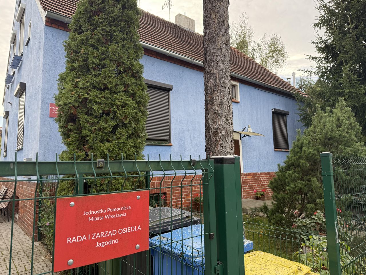 Morawiecki uderza w rząd Tuska. Wymowny gest na osiedlu Jagodno