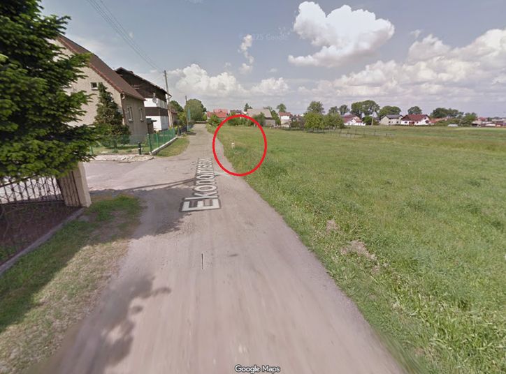 Rolnik zaorał drogę, bo granica mogła przebiegać inaczej? Zdjęcia Google pokazują nowe szczegóły w sprawie