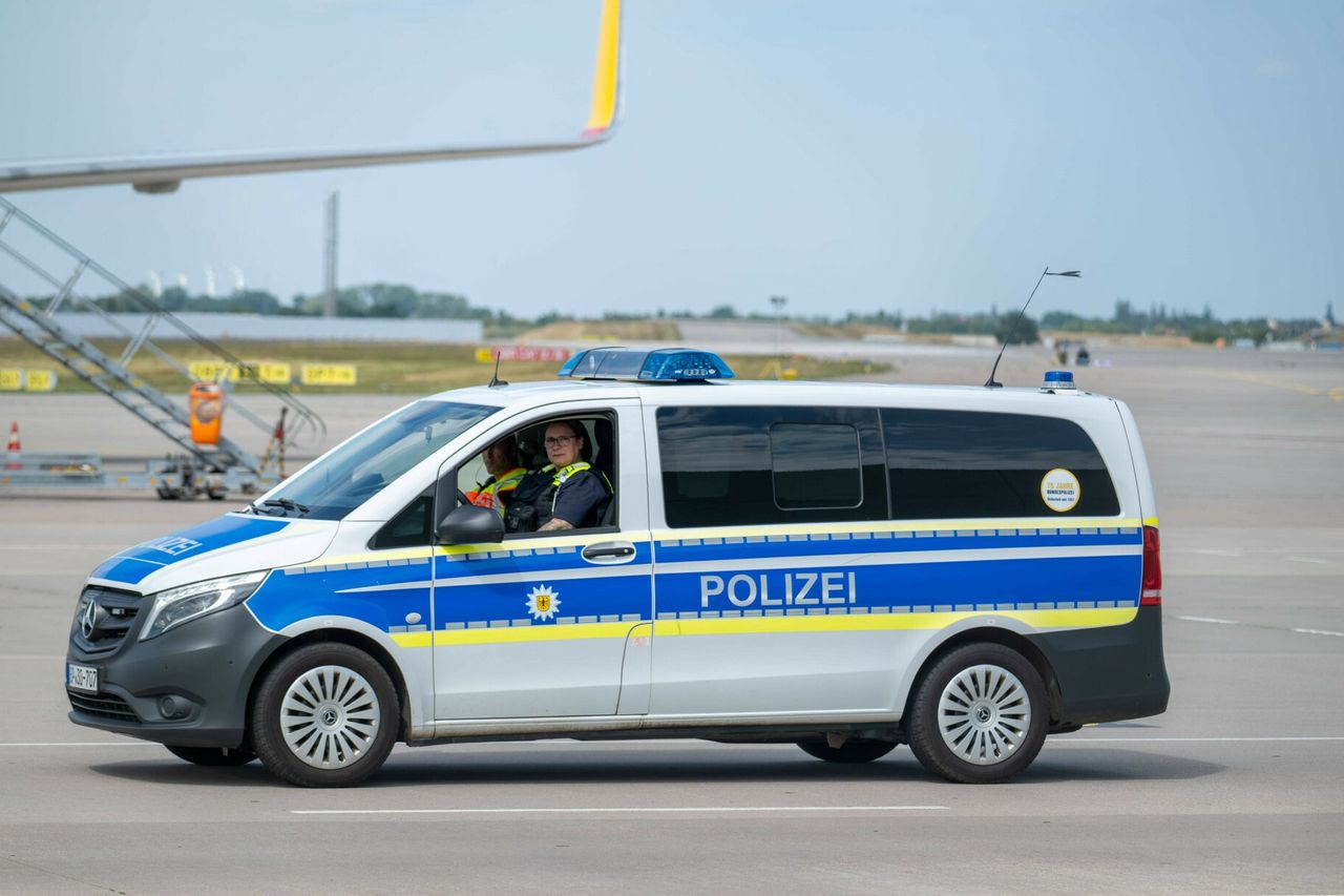 Wpadli z amunicją. Dwoje pasażerów zatrzymanych na lotnisku w Balicach