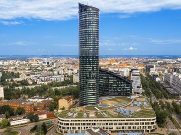 Akcja służb na 51. piętrze wrocławskiego Sky Tower. Ewakuowano 1000 osób