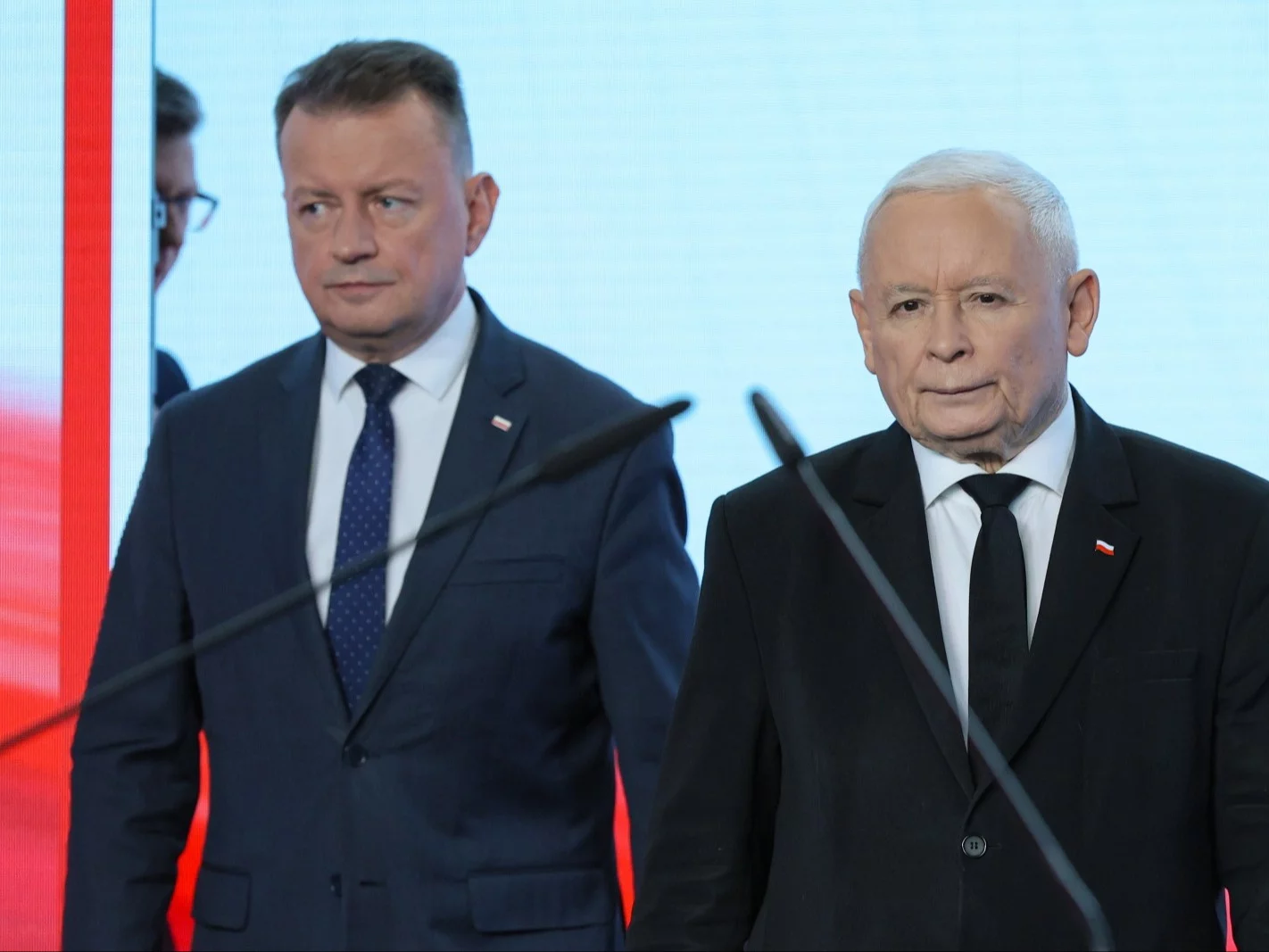 Kaczyński grzmi o „skandalu”, Błaszczak chce dymisji rzecznika rządu. W tle wywiad Trumpa
