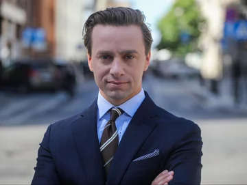 Krzysztof Bosak dla „Wprost”: PiS swoimi histerycznymi reakcjami wpisuje się w grę Donalda Tuska