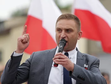 Lawina komentarzy po przeszukaniu w domu Bąkiewicza. „Milcz, głupi chłopie„