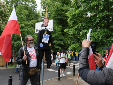 Rolnicy „symbolicznie powiesili” Donalda Tuska. Padły szokujące słowa