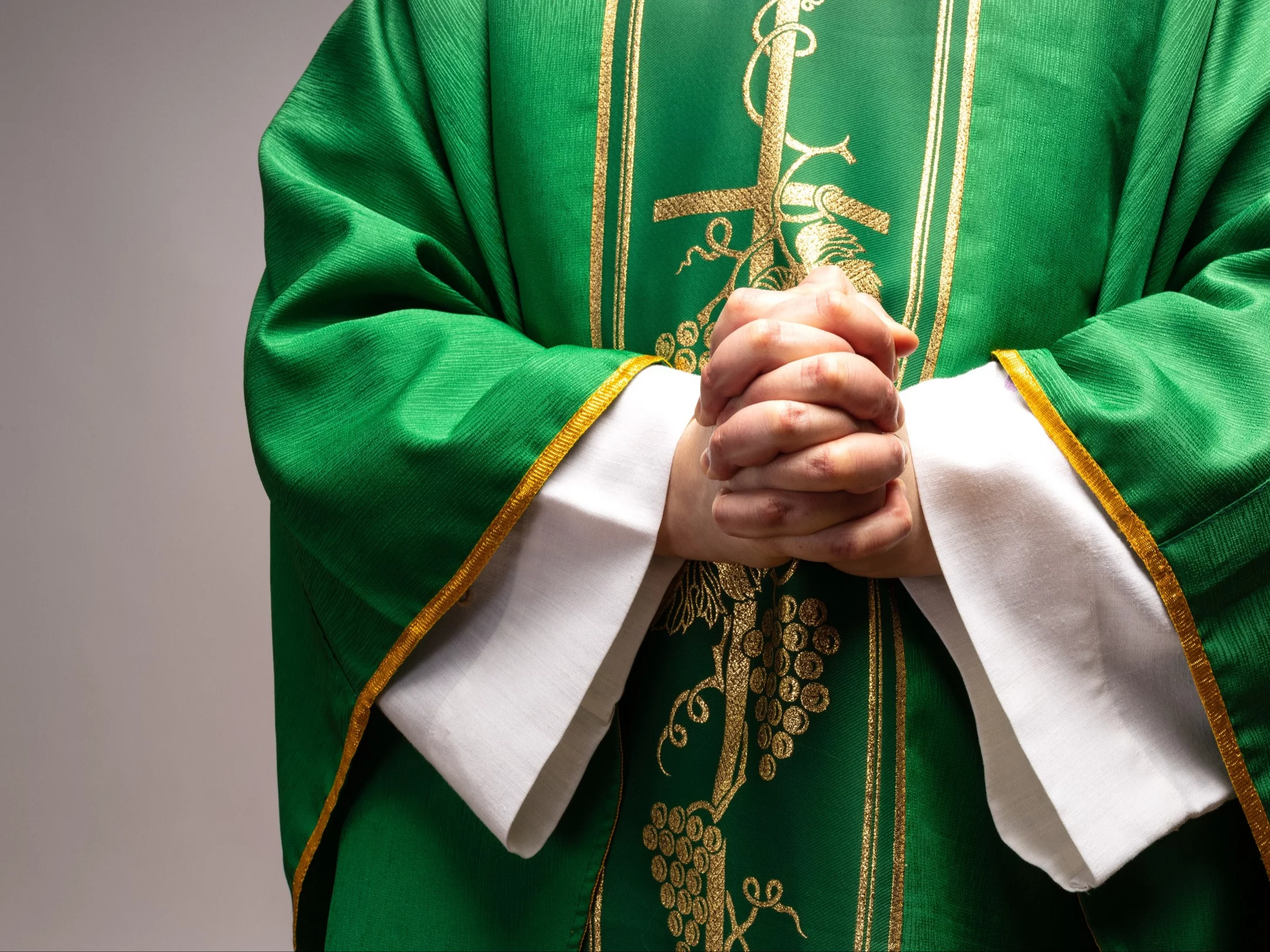 Sąd wydał wyrok, ksiądz uniknął kary. Chodzi o&nbsp;zniesławienie posłanki