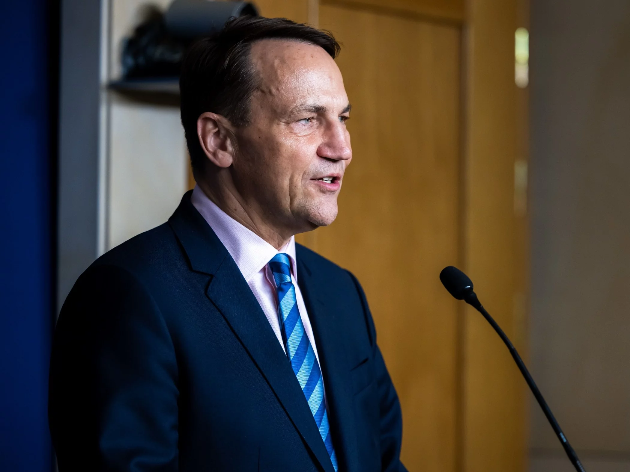Sikorski poprosił Dudę o radę. W tle kwestia Nawrockiego