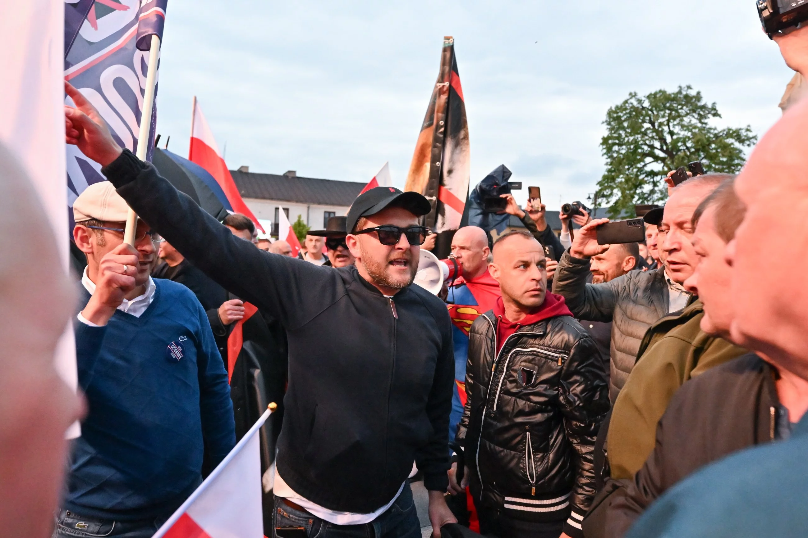 Starcie sympatyków Nawrockiego i Trzaskowskiego w Końskich. Interweniowała policja