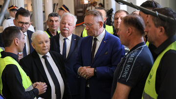 Strajk okupacyjny w Sejmie. Jarosław Kaczyński o „sprawie numer jeden”