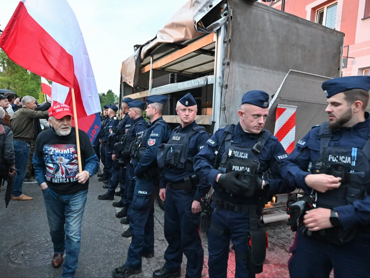 Zembaczyński pojawił się w Końskich. Incydent zamiast debaty w TV Republika